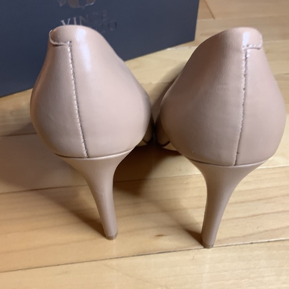 Vince Camuto heels - Picture 4 of 6